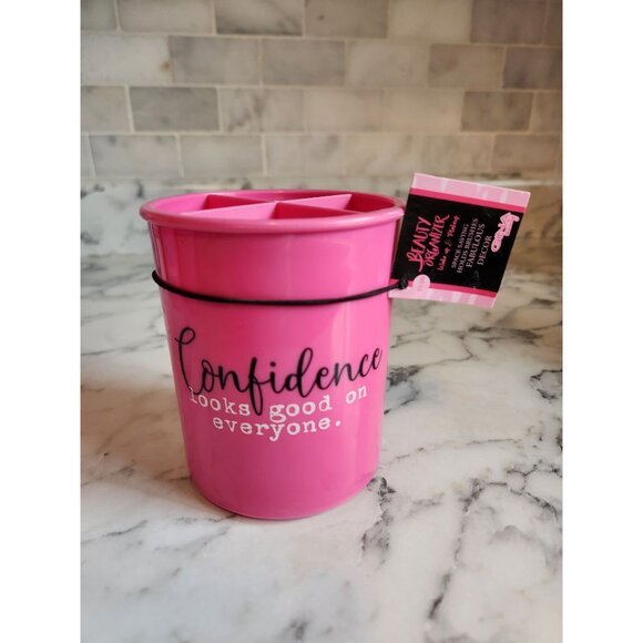 Pink Beauty Organizer With Confidence Looks Good On Everyone Quote - Picture 1 of 2